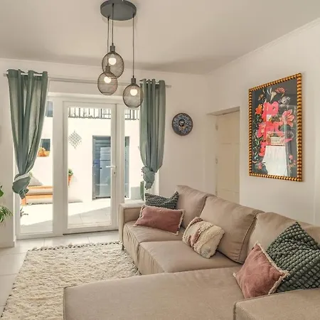 Casa Nova- Quiet Gem In The Heart Of Old Town * لاغوس